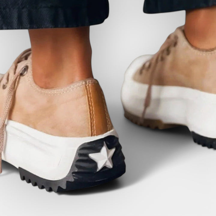 Moderní sportovní boty s tlustou podrážkou