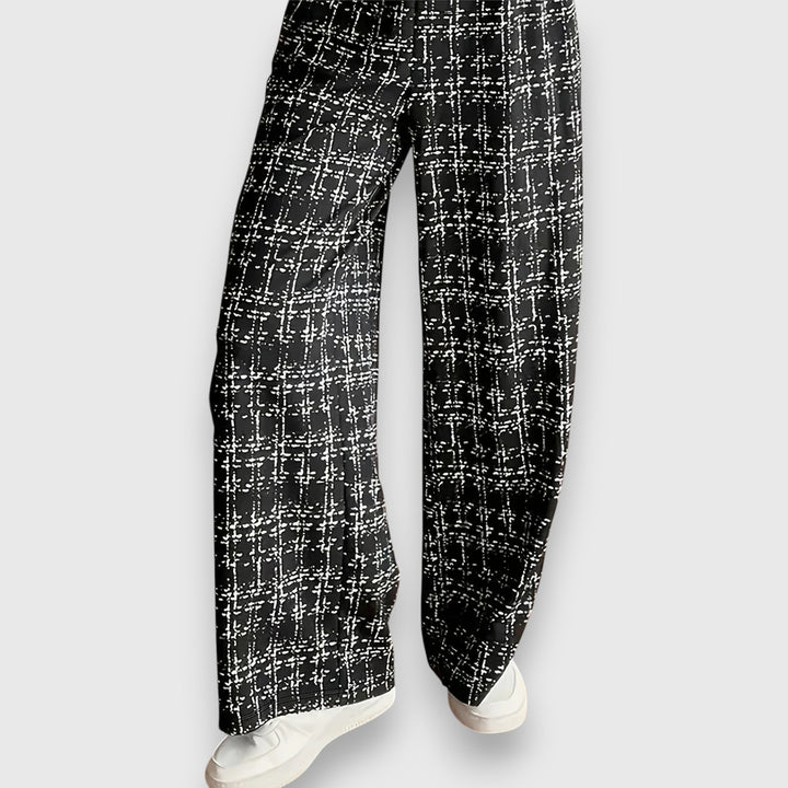 Sada dvou kusů s V-výstřihem a odpovídajícími kalhotami